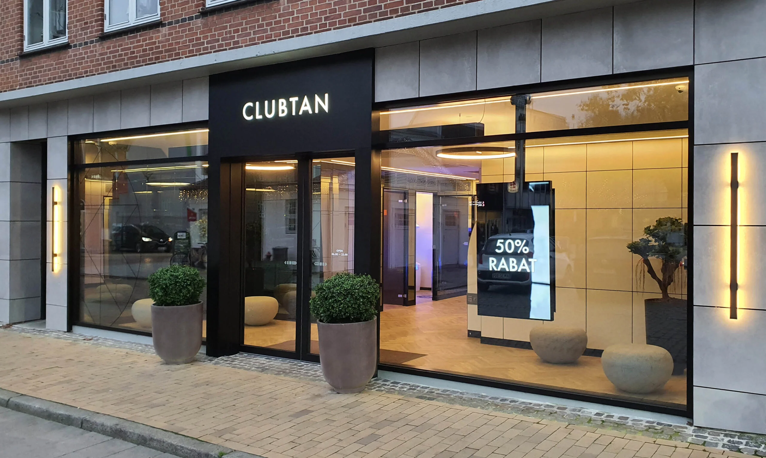 Supporting a Specialist Tanning Salon